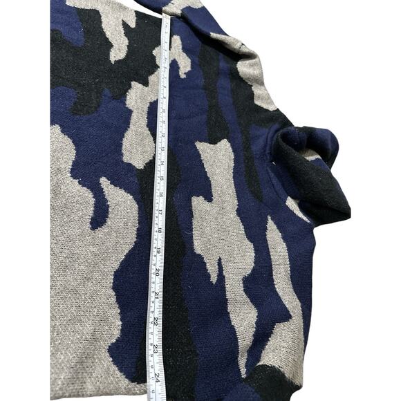 Elan Camo Oversized Hoodie Sweater, Size M - Picture 6 of 7